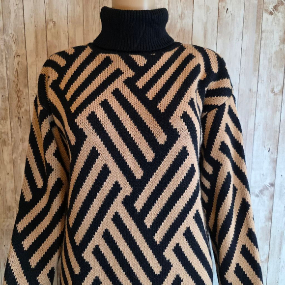 SHEIN Sweater Dress Size S Black & Tan Geometric Pattern - Picture 3 of 10